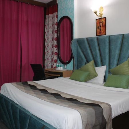 Awasthi Kozi Stays B&B - Closest To Vfs Nova Deli Exterior foto