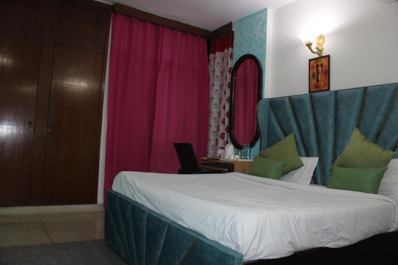 Awasthi Kozi Stays B&B - Closest To Vfs Nova Deli Exterior foto