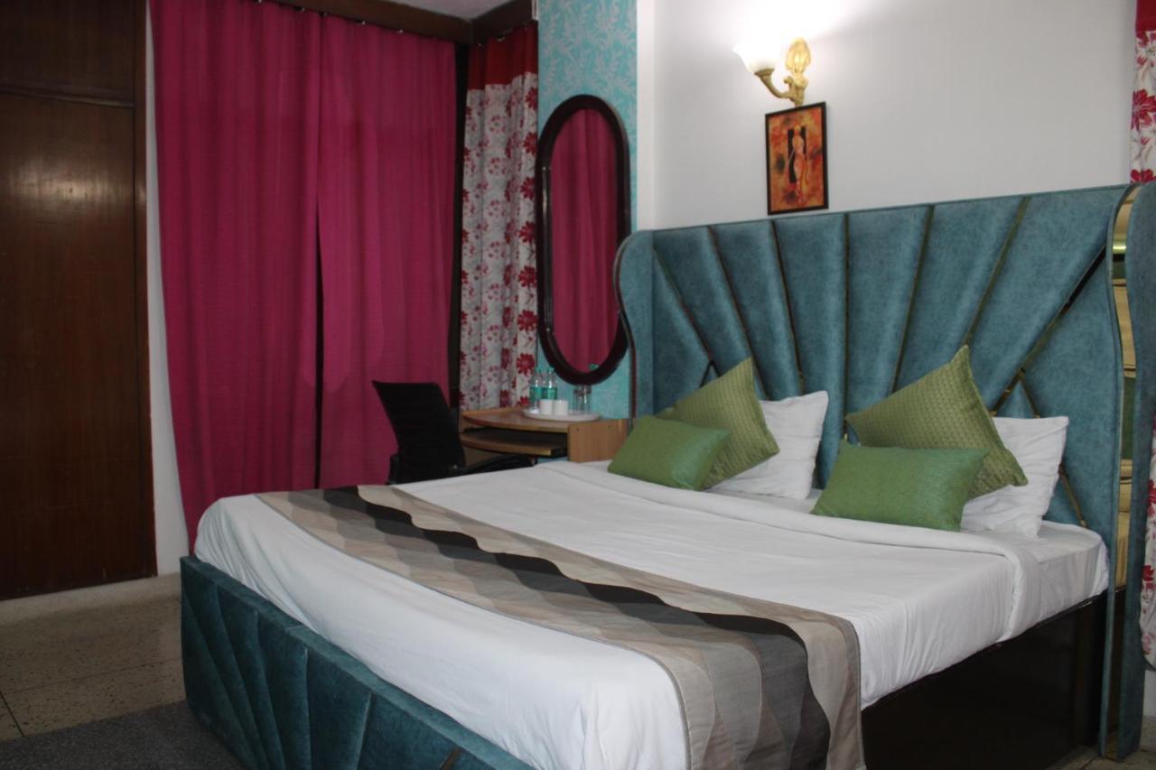 Awasthi Kozi Stays B&B - Closest To Vfs Nova Deli Exterior foto
