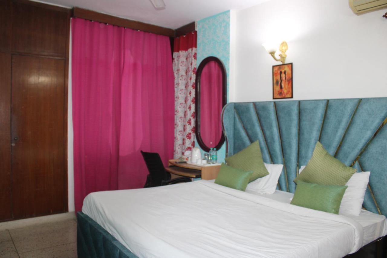 Awasthi Kozi Stays B&B - Closest To Vfs Nova Deli Exterior foto