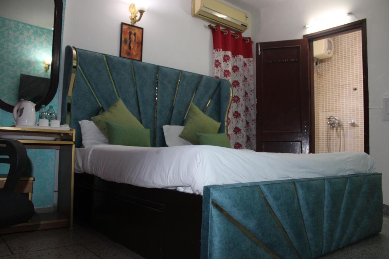 Awasthi Kozi Stays B&B - Closest To Vfs Nova Deli Exterior foto