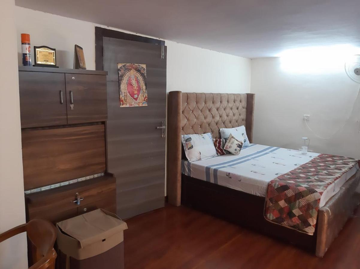 Awasthi Kozi Stays B&B - Closest To Vfs Nova Deli Exterior foto