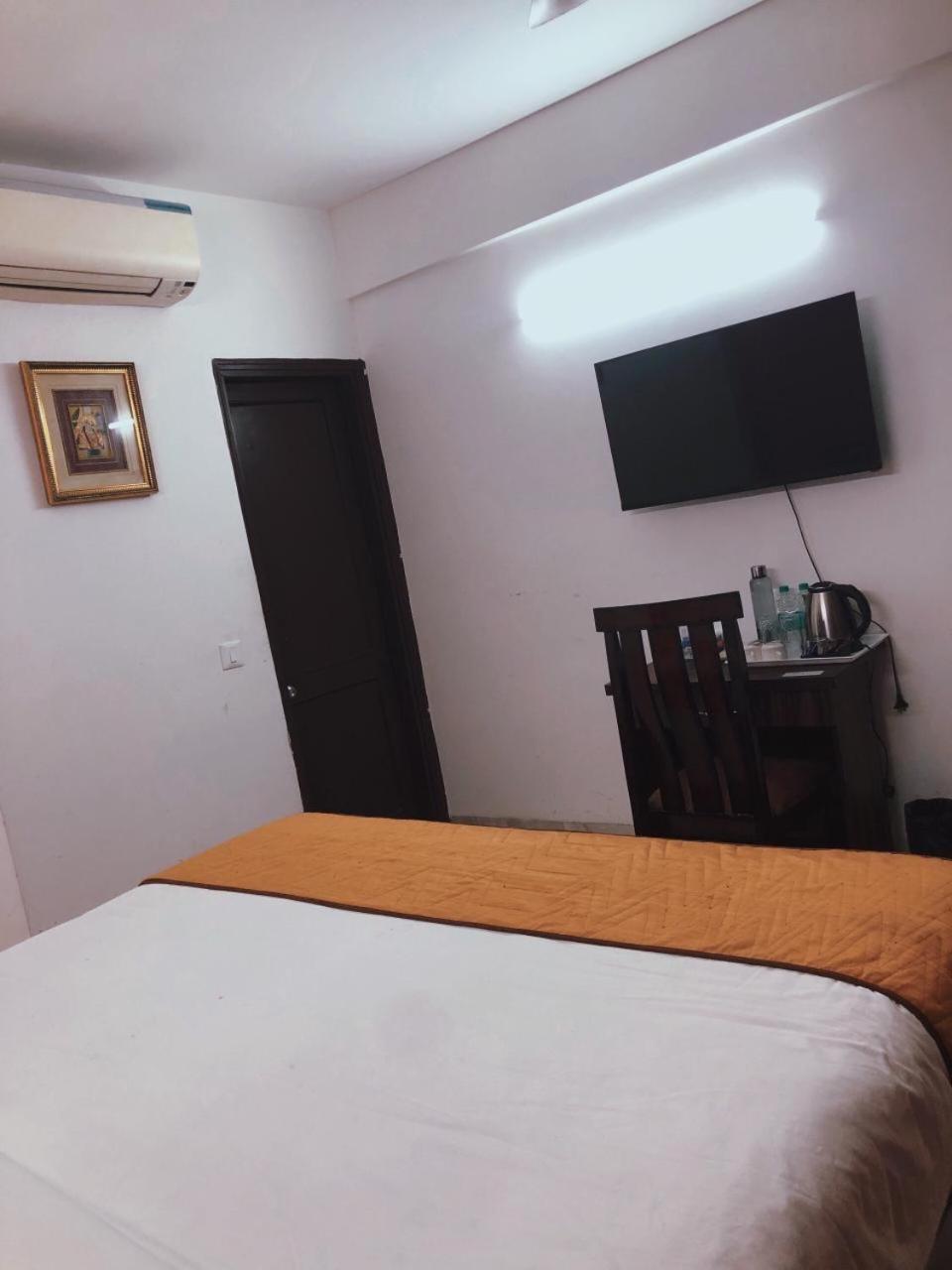 Awasthi Kozi Stays B&B - Closest To Vfs Nova Deli Exterior foto